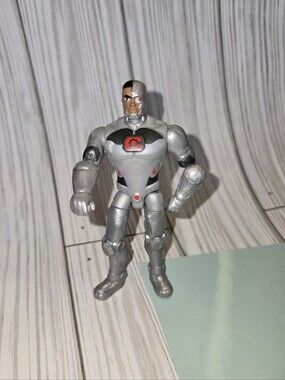 DC Heroes Unite Cyborg 4-Inch Action Figure by Spin Master